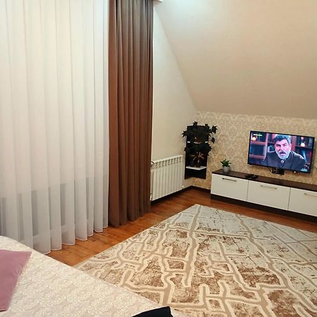 Dom Semya Deluxe Gusar Kusar Dış mekan fotoğraf